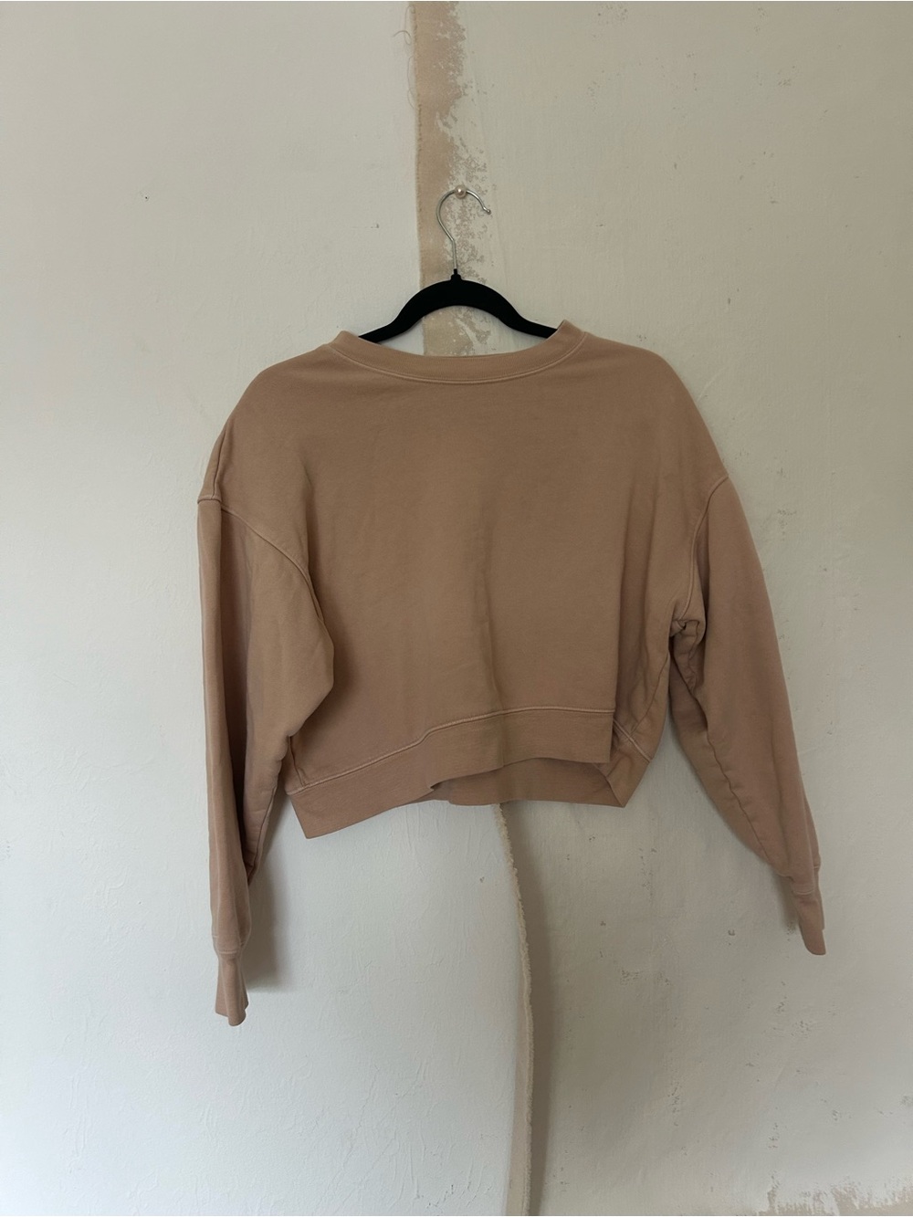 girlfriend collective EUC Cropped Pullover Sweatshirt in Beige light tan